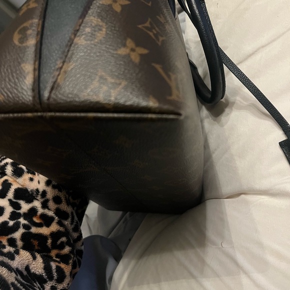 Authentic Louis Vuitton Alma bnb 🤎🖤 - Picture 13 of 14